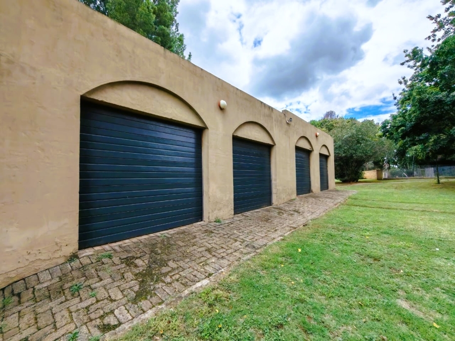 5 Bedroom Property for Sale in Glen Donald A H Gauteng