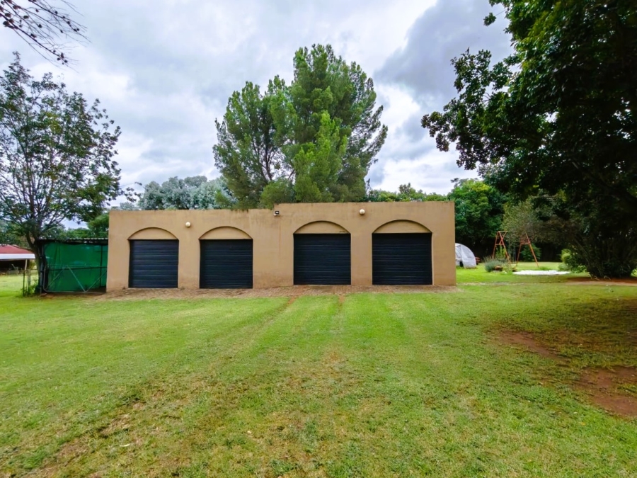 5 Bedroom Property for Sale in Glen Donald A H Gauteng