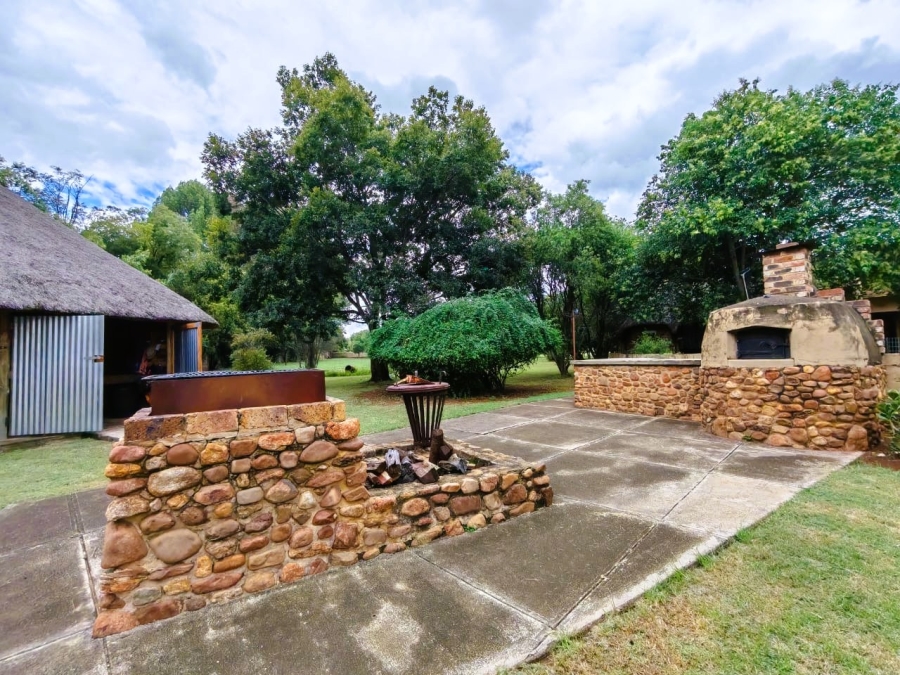 5 Bedroom Property for Sale in Glen Donald A H Gauteng