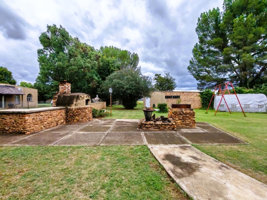 5 Bedroom Property for Sale in Glen Donald A H Gauteng