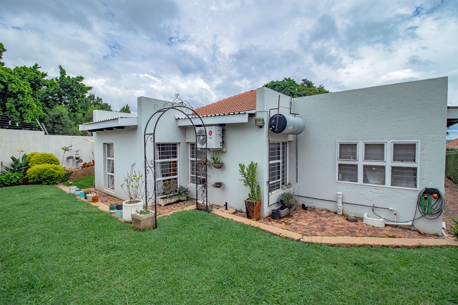 3 Bedroom Property for Sale in Faerie Glen Gauteng
