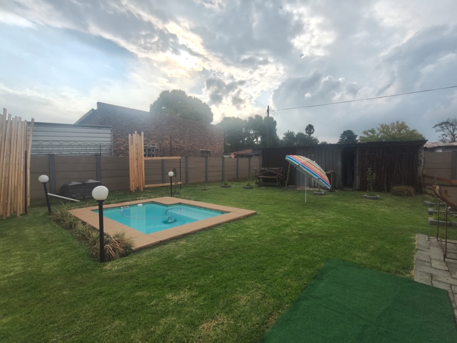 To Let 1 Bedroom Property for Rent in Sonland Park Gauteng