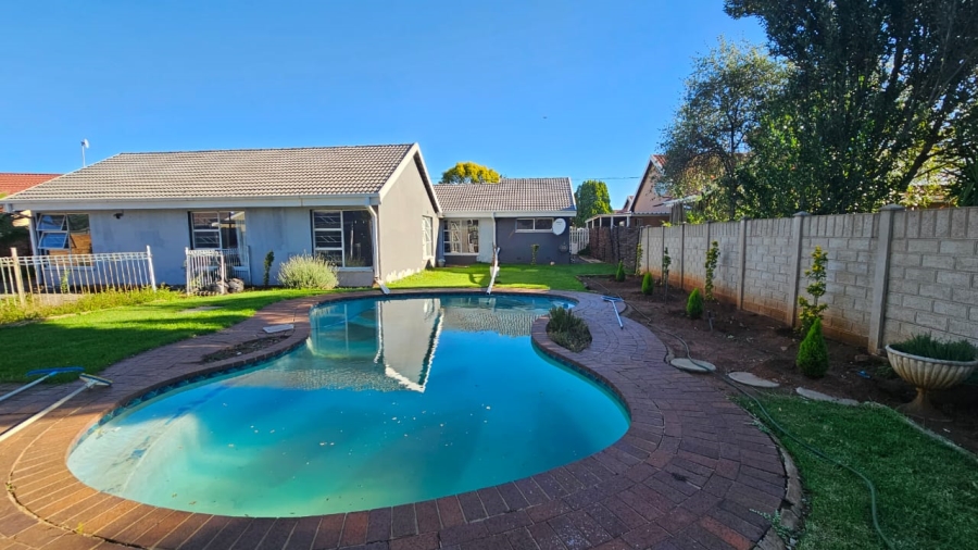 To Let 3 Bedroom Property for Rent in Arcon Park Gauteng