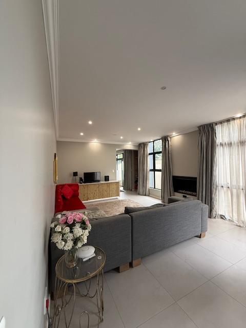 1 Bedroom Property for Sale in Serengeti Lifestyle Estate Gauteng