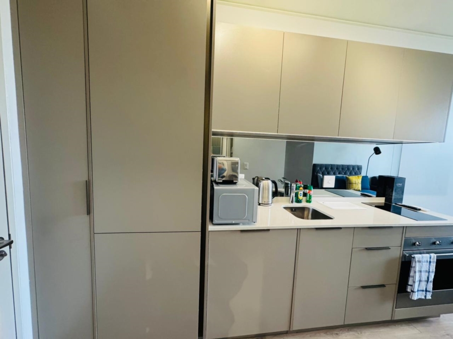 To Let 1 Bedroom Property for Rent in Rosebank Gauteng