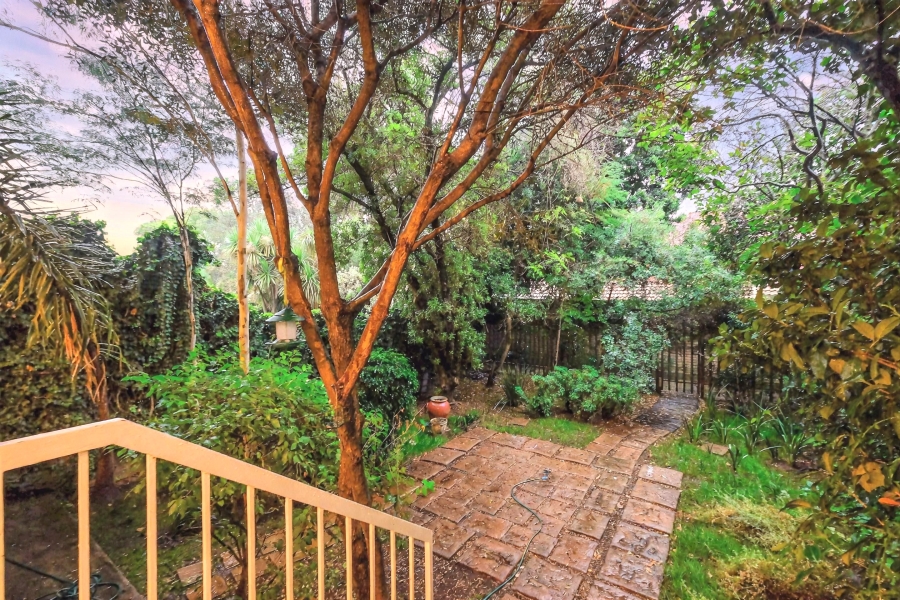 2 Bedroom Property for Sale in Dunkeld West Gauteng