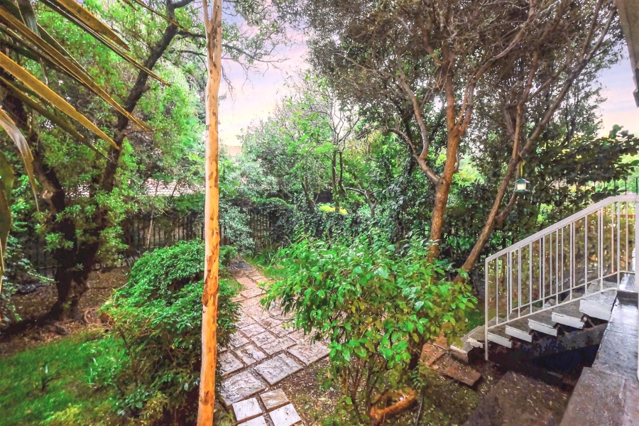 2 Bedroom Property for Sale in Dunkeld West Gauteng