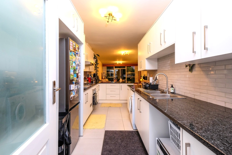 2 Bedroom Property for Sale in Dunkeld West Gauteng