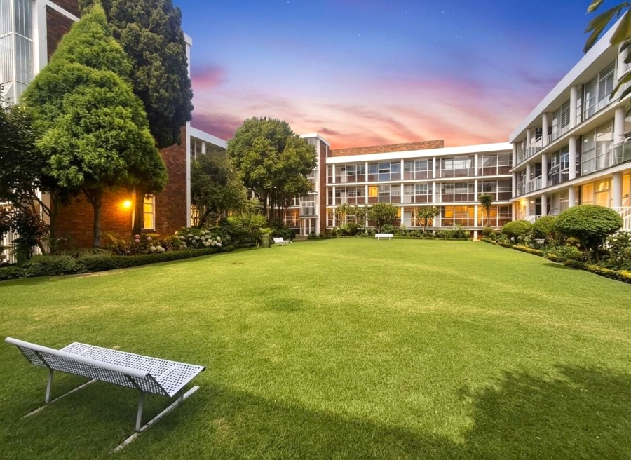 2 Bedroom Property for Sale in Dunkeld West Gauteng