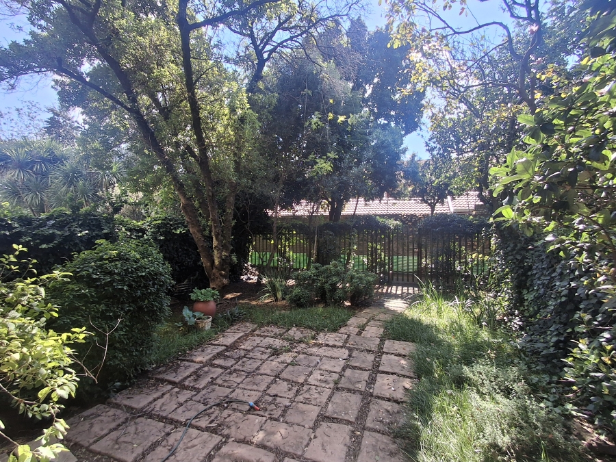 2 Bedroom Property for Sale in Dunkeld West Gauteng