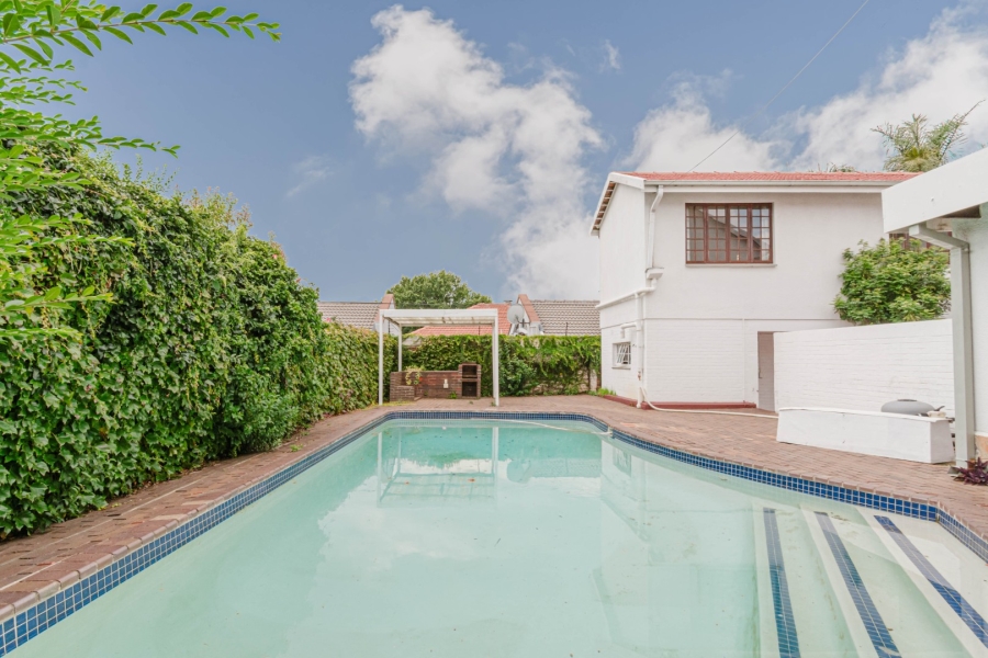 7 Bedroom Property for Sale in Greenside Gauteng