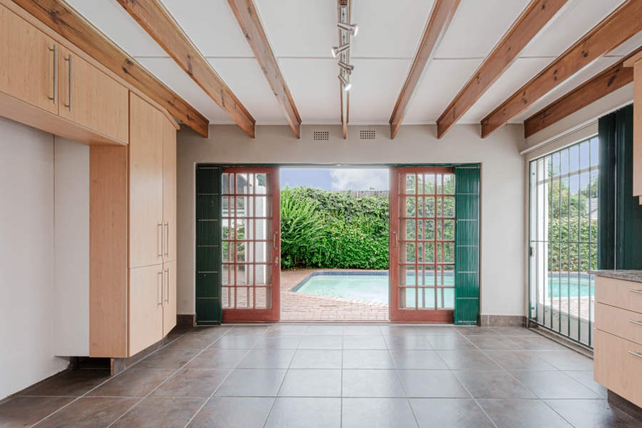 7 Bedroom Property for Sale in Greenside Gauteng