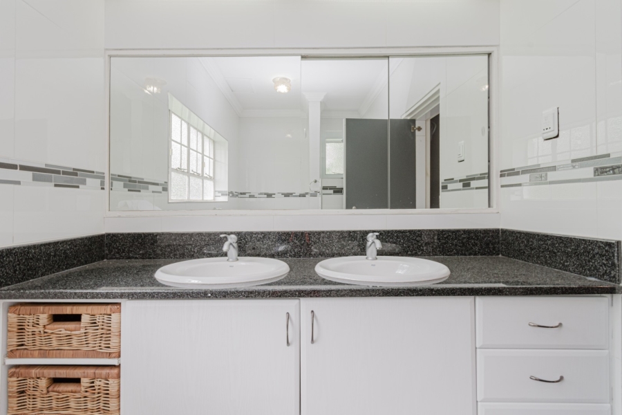 7 Bedroom Property for Sale in Greenside Gauteng