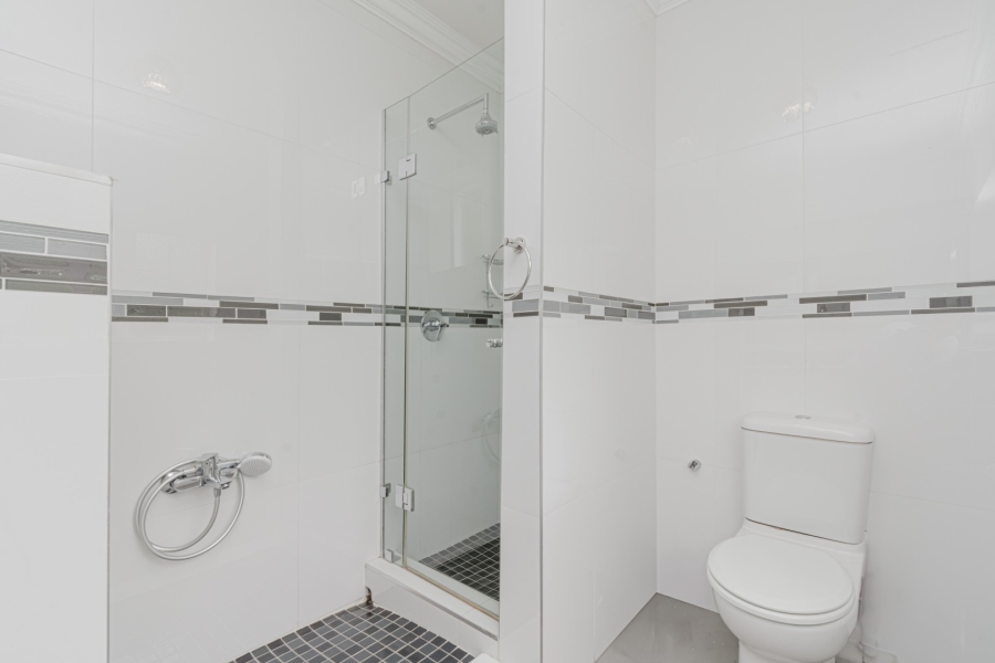 7 Bedroom Property for Sale in Greenside Gauteng