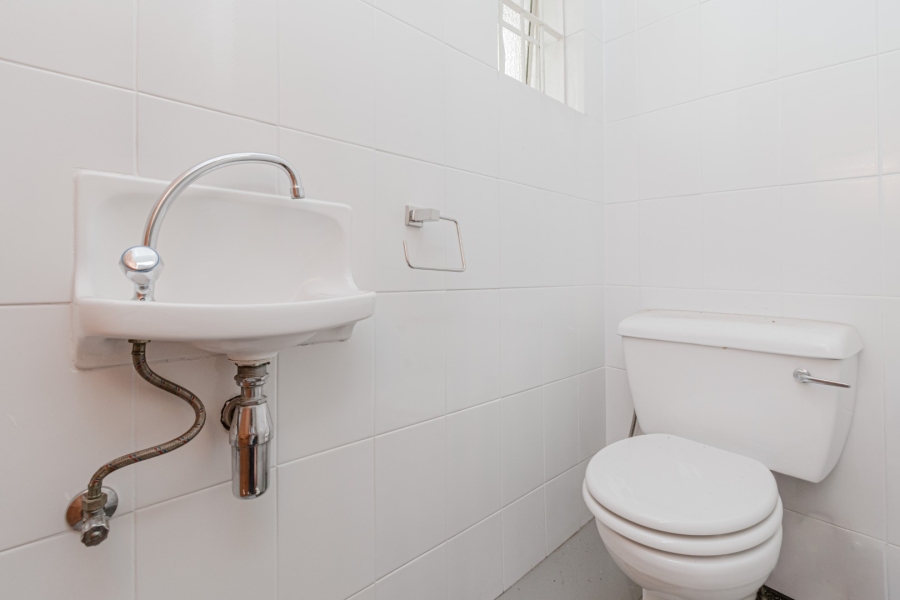 7 Bedroom Property for Sale in Greenside Gauteng