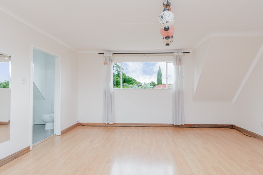 7 Bedroom Property for Sale in Greenside Gauteng