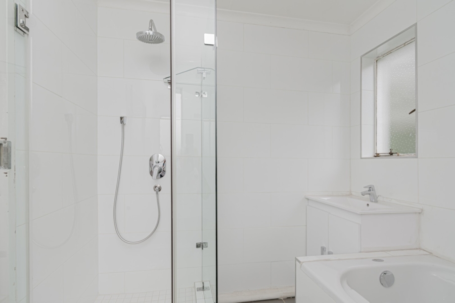 7 Bedroom Property for Sale in Greenside Gauteng