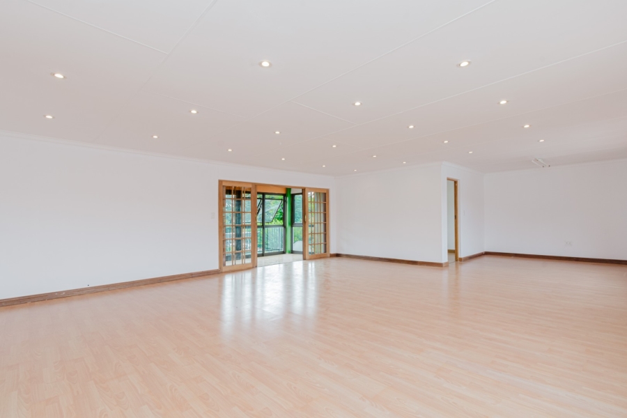 7 Bedroom Property for Sale in Greenside Gauteng