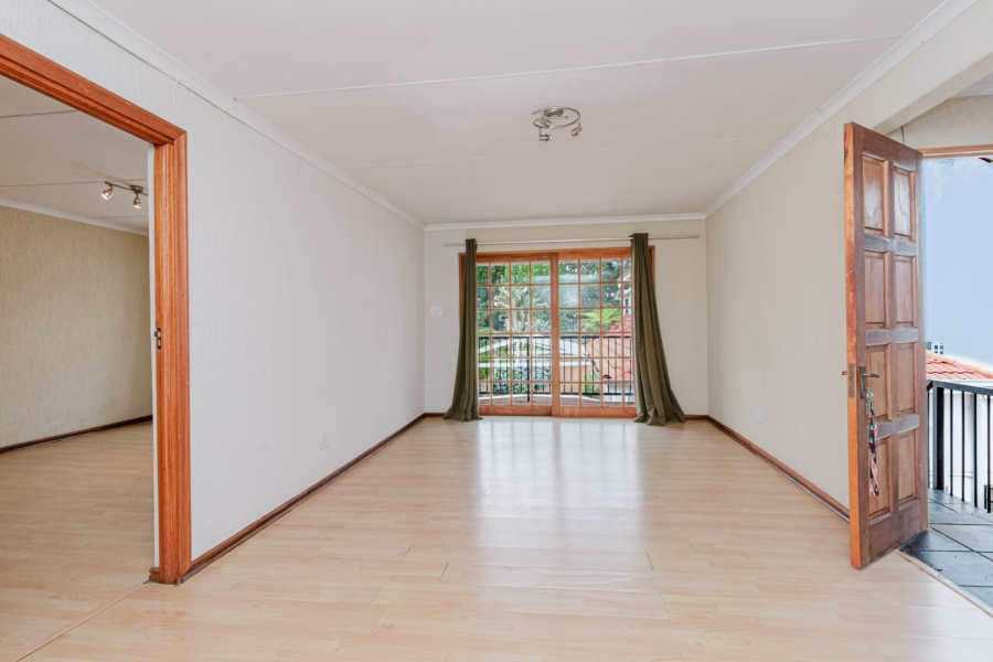 7 Bedroom Property for Sale in Greenside Gauteng