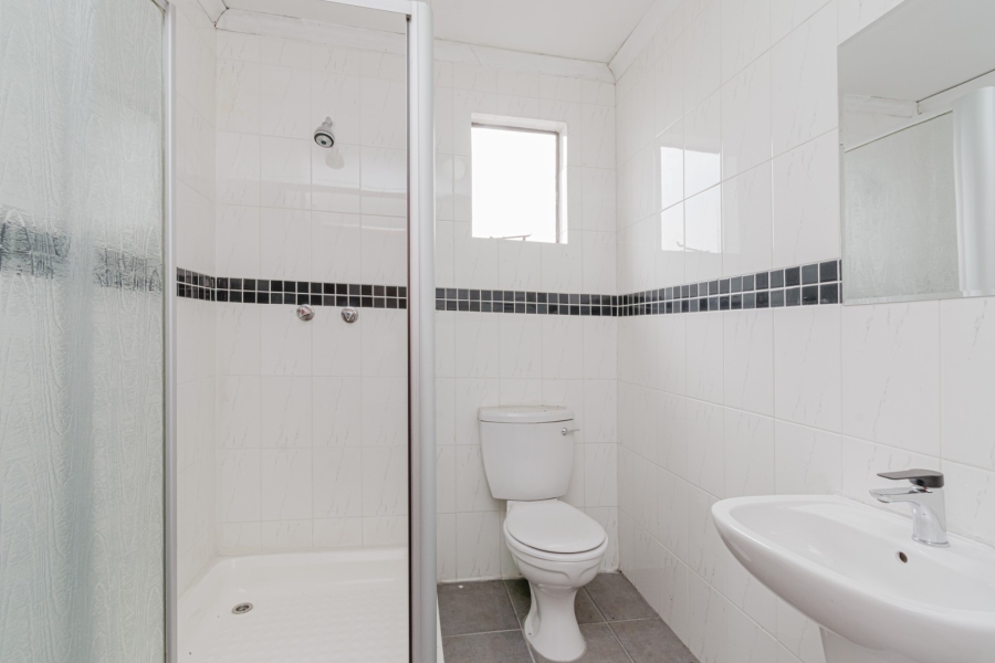 7 Bedroom Property for Sale in Greenside Gauteng