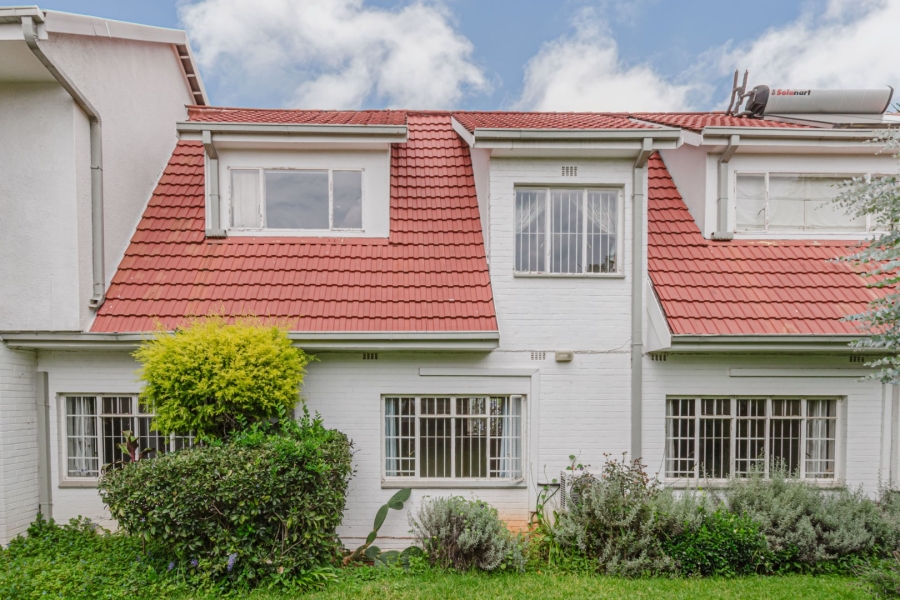 7 Bedroom Property for Sale in Greenside Gauteng