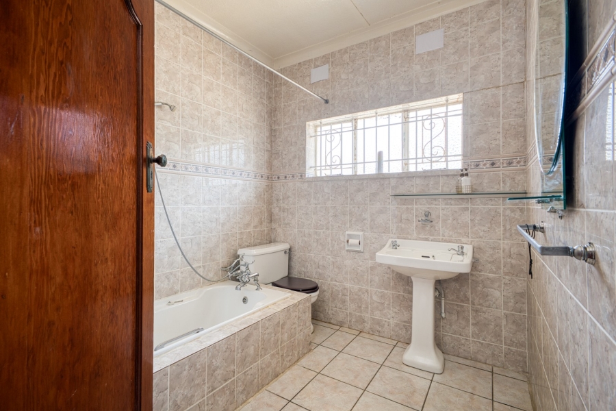 4 Bedroom Property for Sale in Linden Gauteng