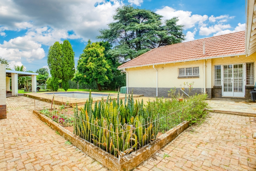 4 Bedroom Property for Sale in Linden Gauteng