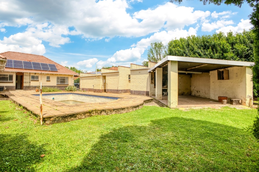 4 Bedroom Property for Sale in Linden Gauteng