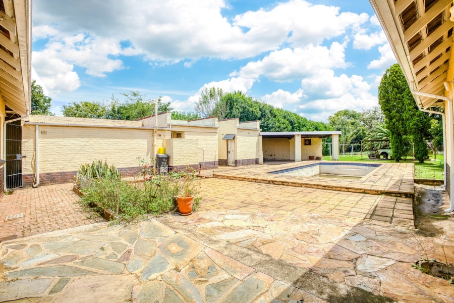 4 Bedroom Property for Sale in Linden Gauteng