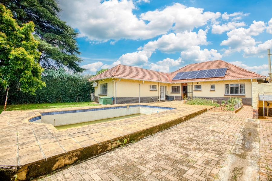 4 Bedroom Property for Sale in Linden Gauteng