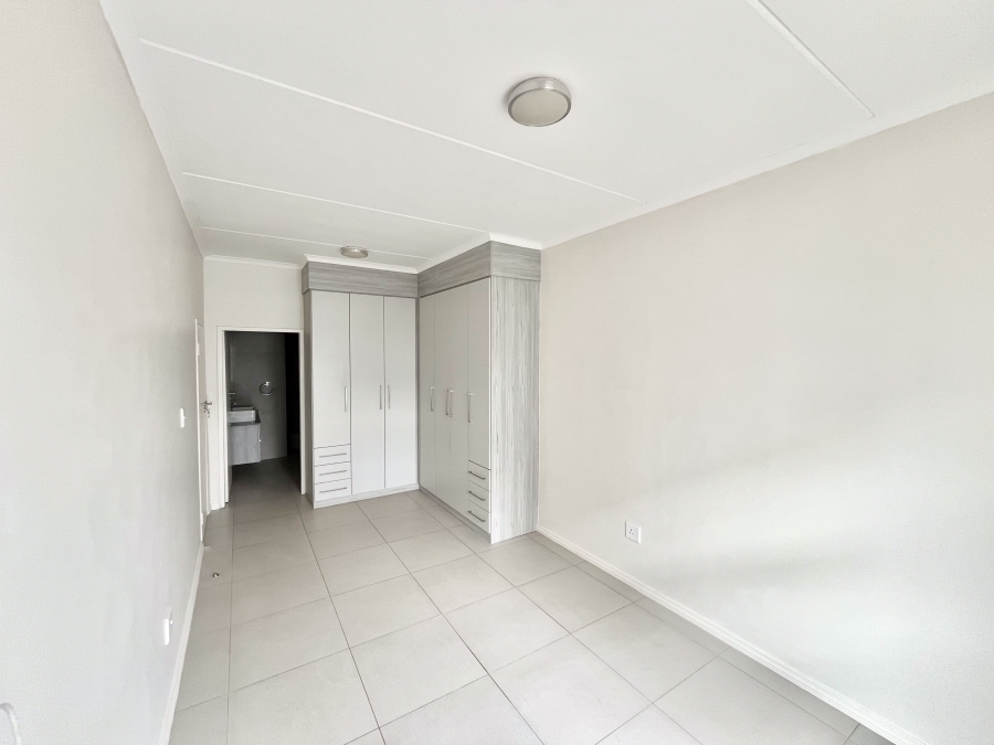 2 Bedroom Property for Sale in Erand Gardens Gauteng
