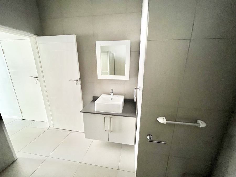 2 Bedroom Property for Sale in Erand Gardens Gauteng