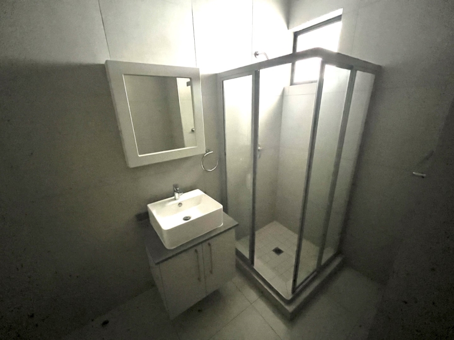 2 Bedroom Property for Sale in Erand Gardens Gauteng