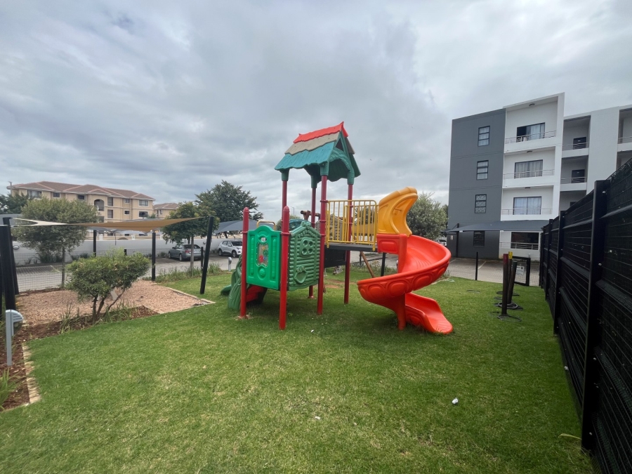 2 Bedroom Property for Sale in Erand Gardens Gauteng