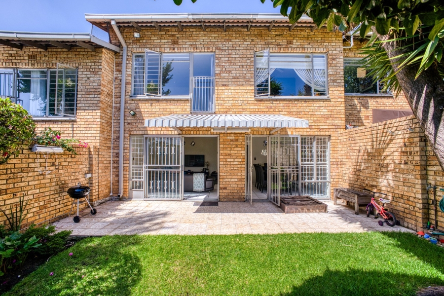 4 Bedroom Property for Sale in Victory Park Gauteng