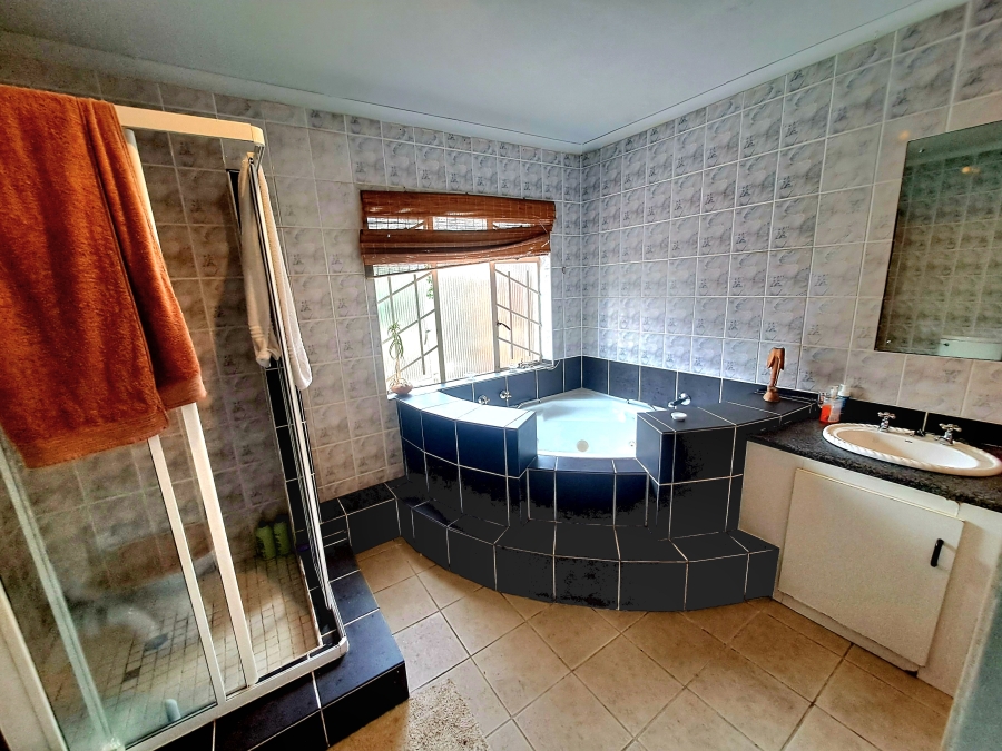 4 Bedroom Property for Sale in Kensington Gauteng