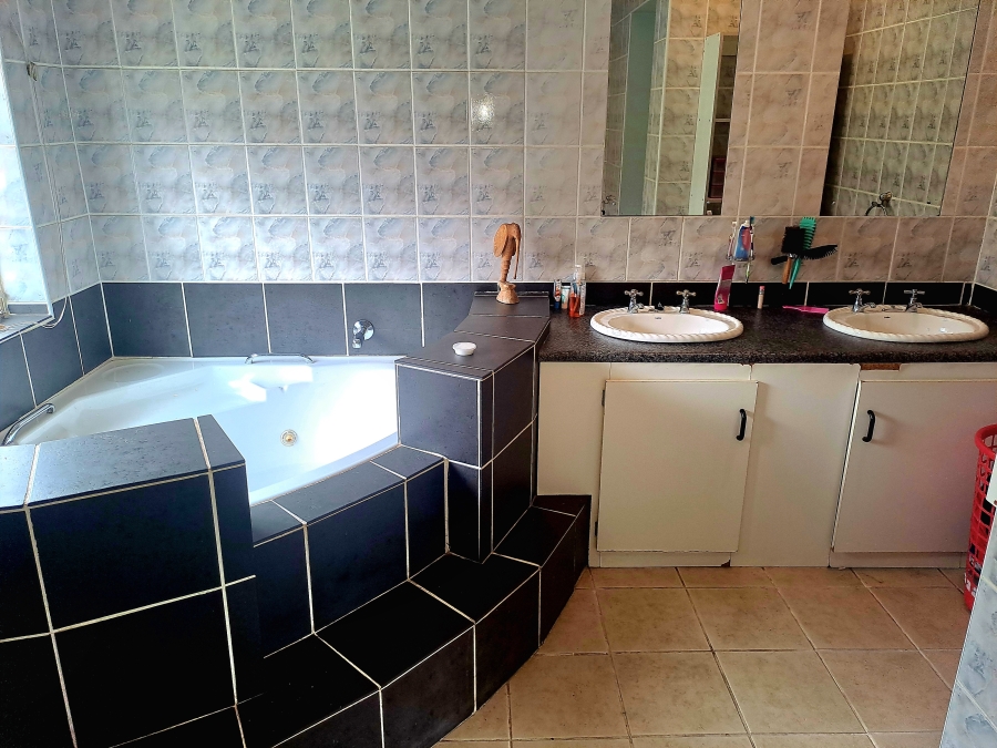 4 Bedroom Property for Sale in Kensington Gauteng