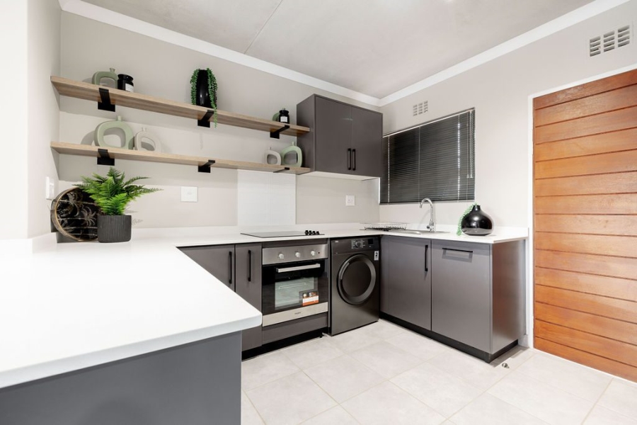 2 Bedroom Property for Sale in Sinoville Gauteng