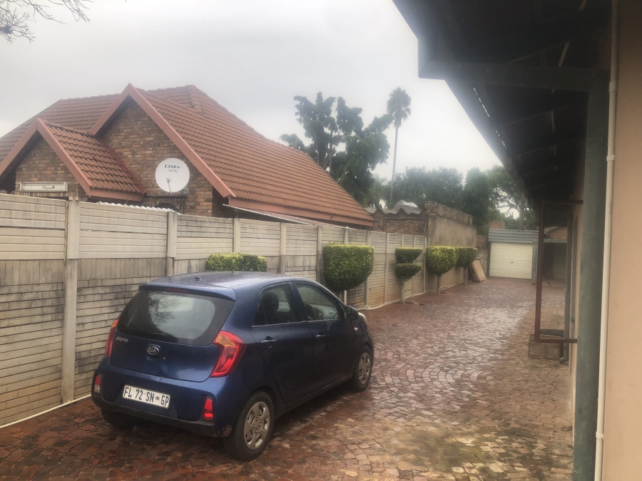 10 Bedroom Property for Sale in Pretoria North Gauteng
