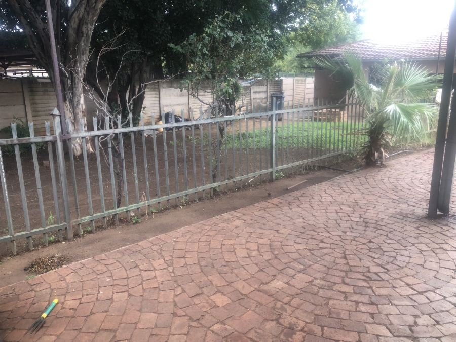 10 Bedroom Property for Sale in Pretoria North Gauteng