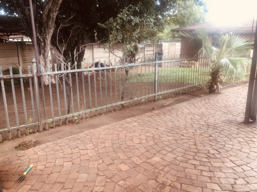 10 Bedroom Property for Sale in Pretoria North Gauteng