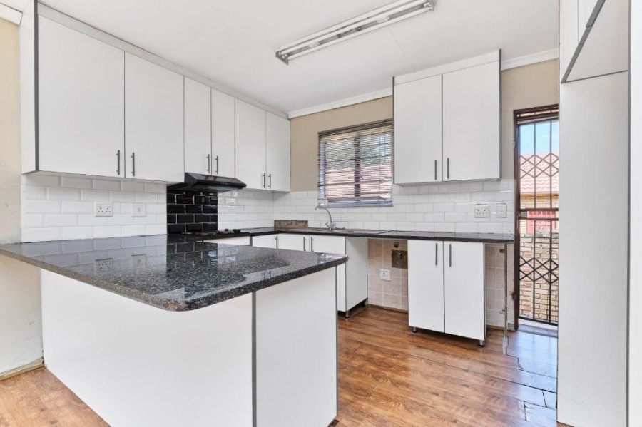 3 Bedroom Property for Sale in Noordhang Gauteng