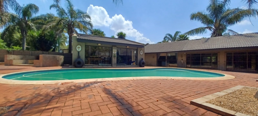 3 Bedroom Property for Sale in Denneoord Gauteng