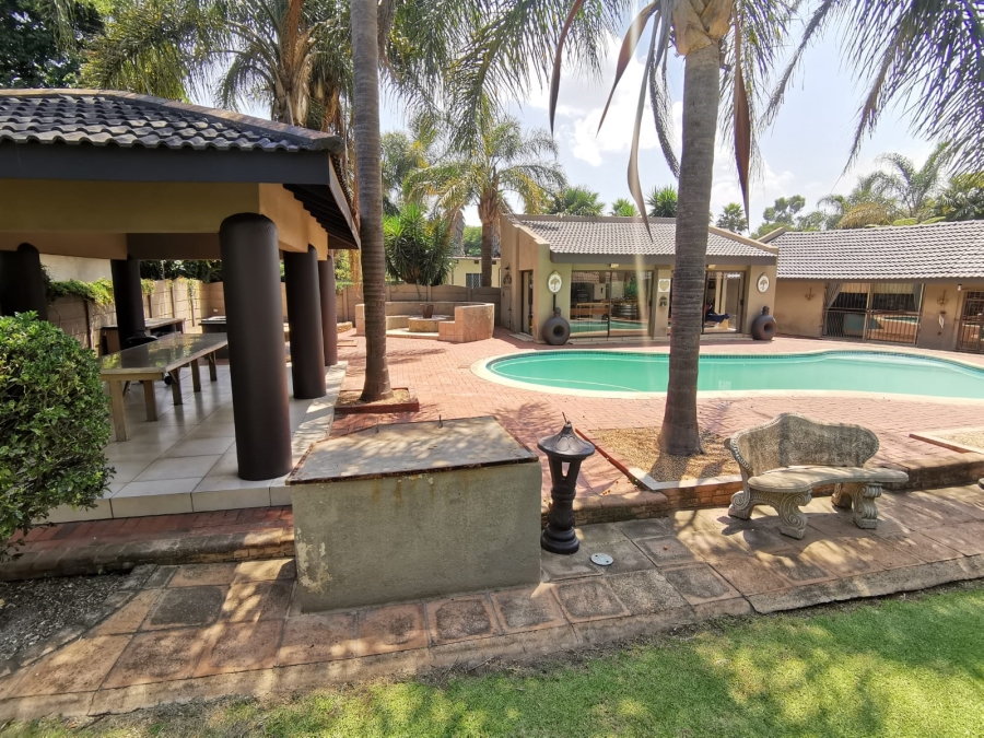 3 Bedroom Property for Sale in Denneoord Gauteng