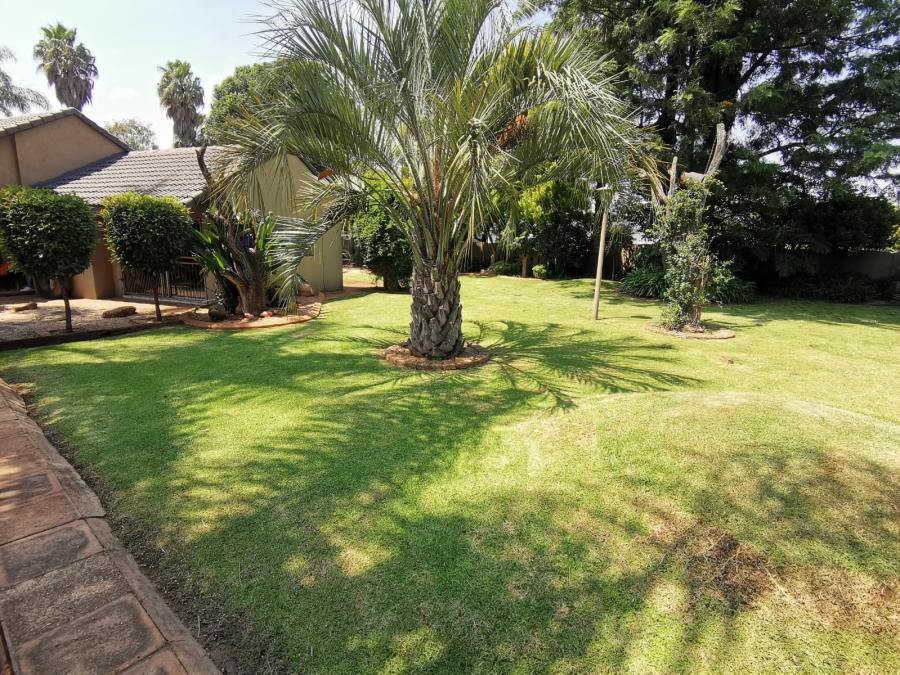 3 Bedroom Property for Sale in Denneoord Gauteng