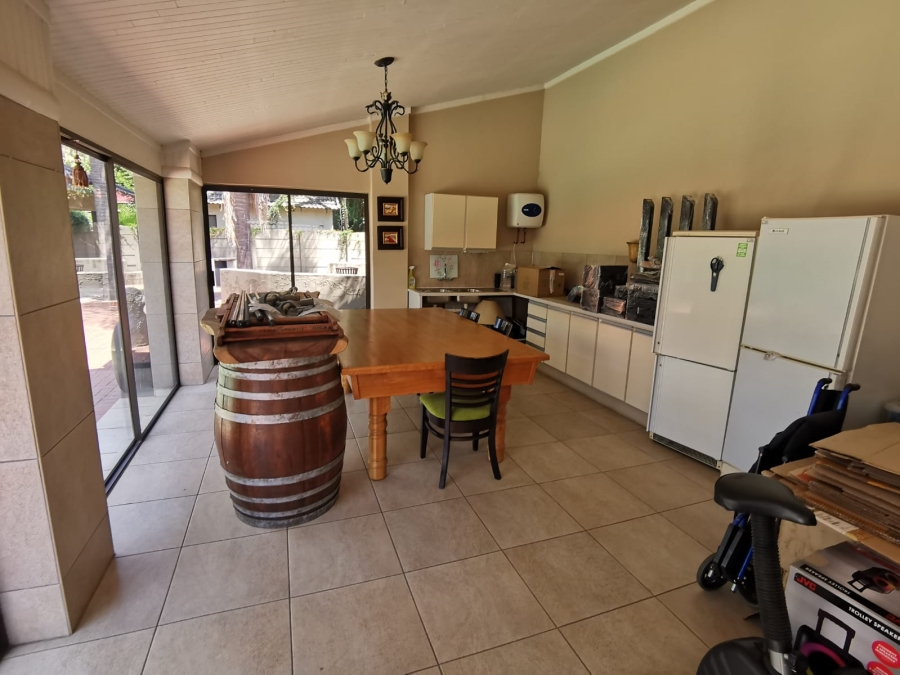 3 Bedroom Property for Sale in Denneoord Gauteng