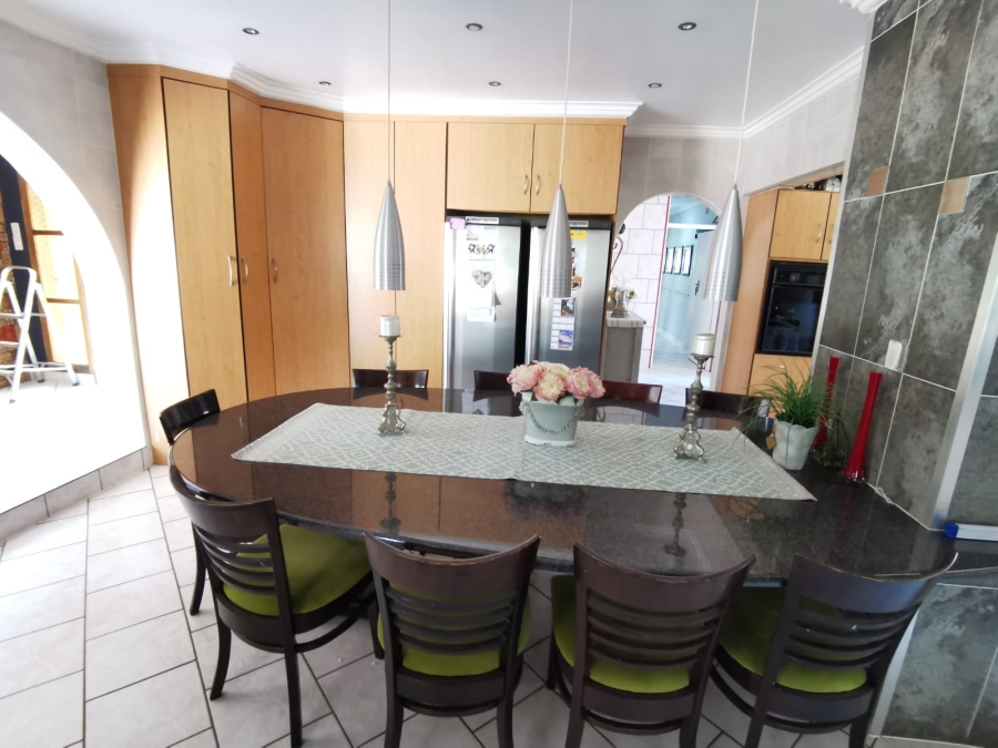 3 Bedroom Property for Sale in Denneoord Gauteng