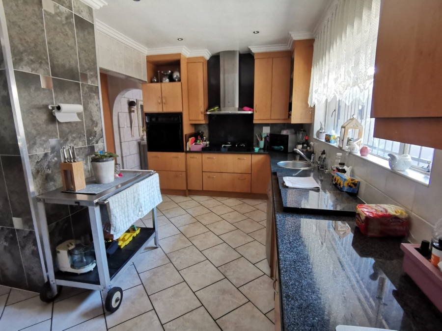 3 Bedroom Property for Sale in Denneoord Gauteng