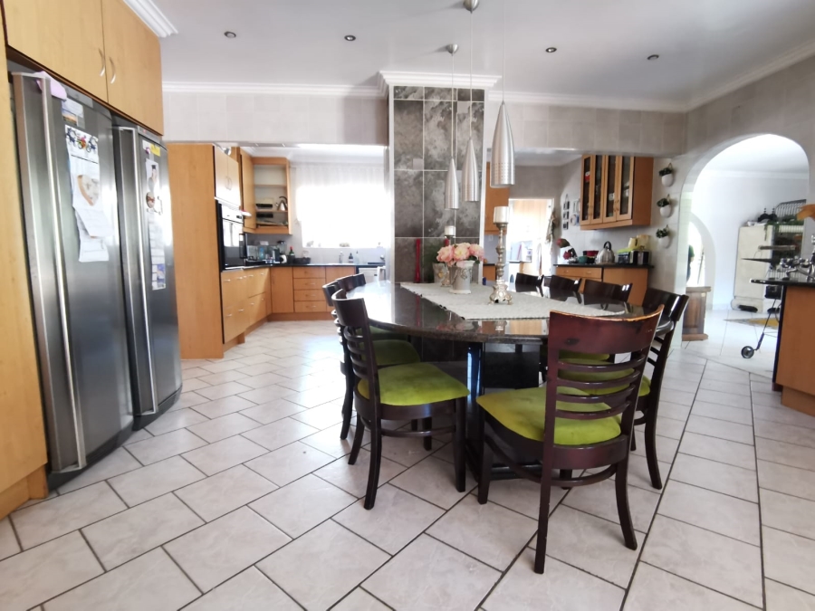 3 Bedroom Property for Sale in Denneoord Gauteng