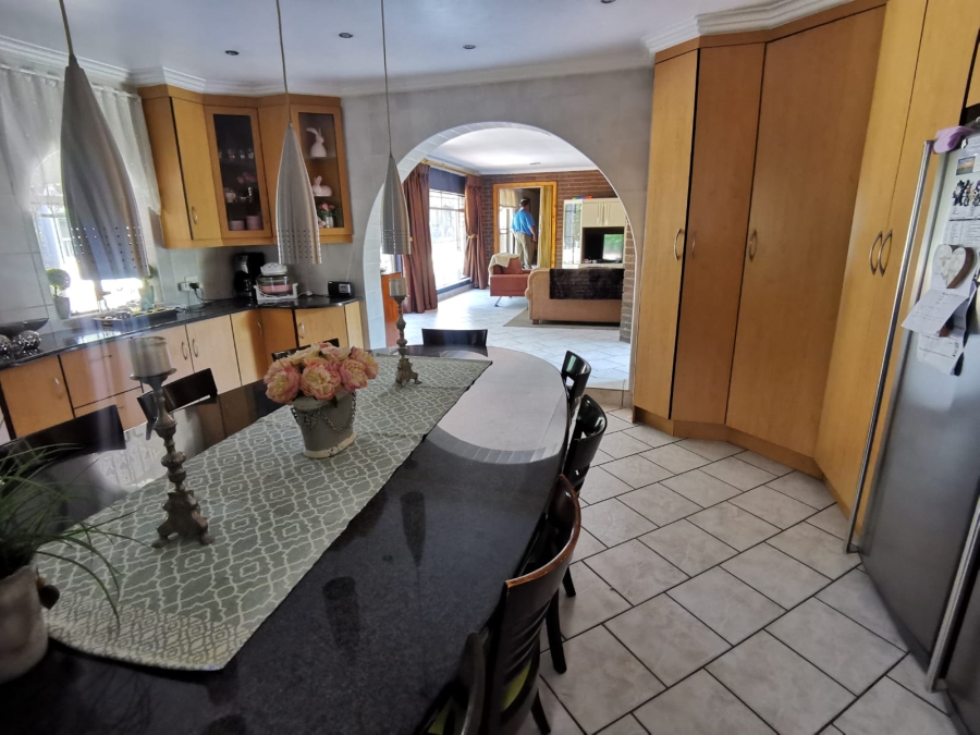 3 Bedroom Property for Sale in Denneoord Gauteng